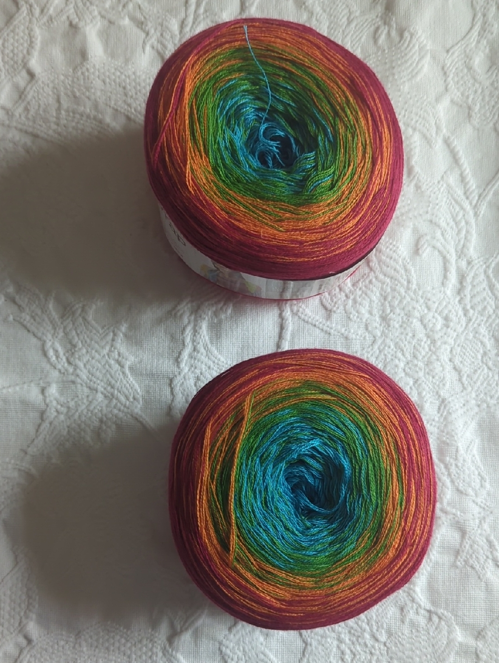 RED HEART IT S A WRAP RAINBOW - FIESTA YARN 2 CAKES - Picture 5 of 12